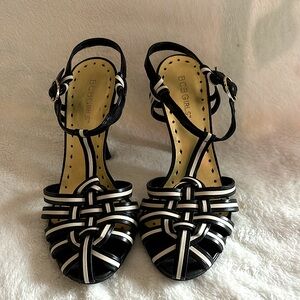 BCBGirls Black and Cream woven strapped leather heels with 1940’s t-strap sz6